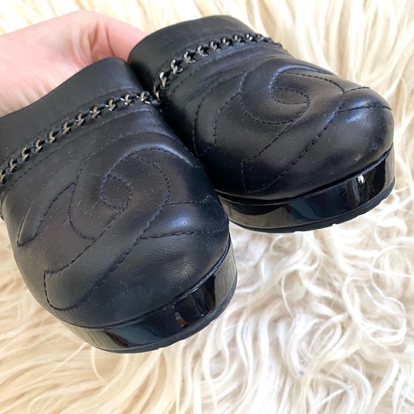 Chanel Black CC Logo Chain Clogs Shoes - Picture 5 of 10
